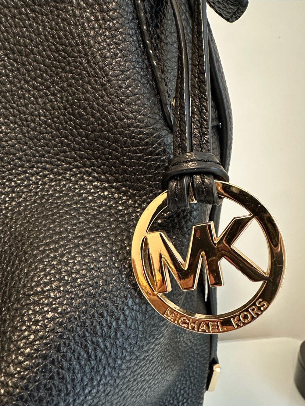 Michael Kors Genuine Leather Large Hobo Shoulder Bag Black Gold Tone EUC - Picture 4 of 16